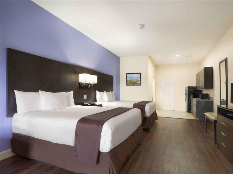 Days Inn & Suites By Wyndham Galveston West/Seawall Экстерьер фото