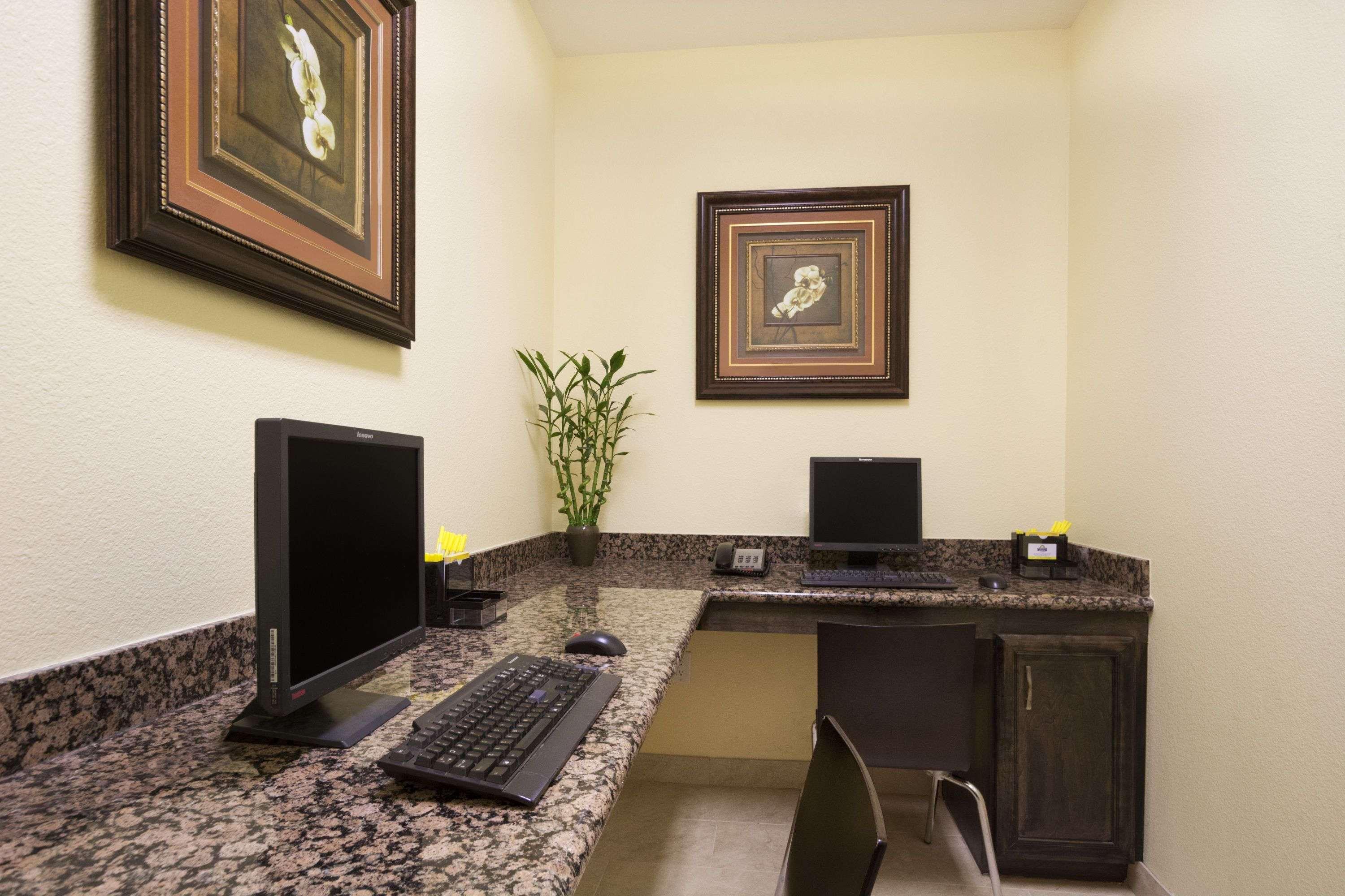 Days Inn & Suites By Wyndham Galveston West/Seawall Экстерьер фото