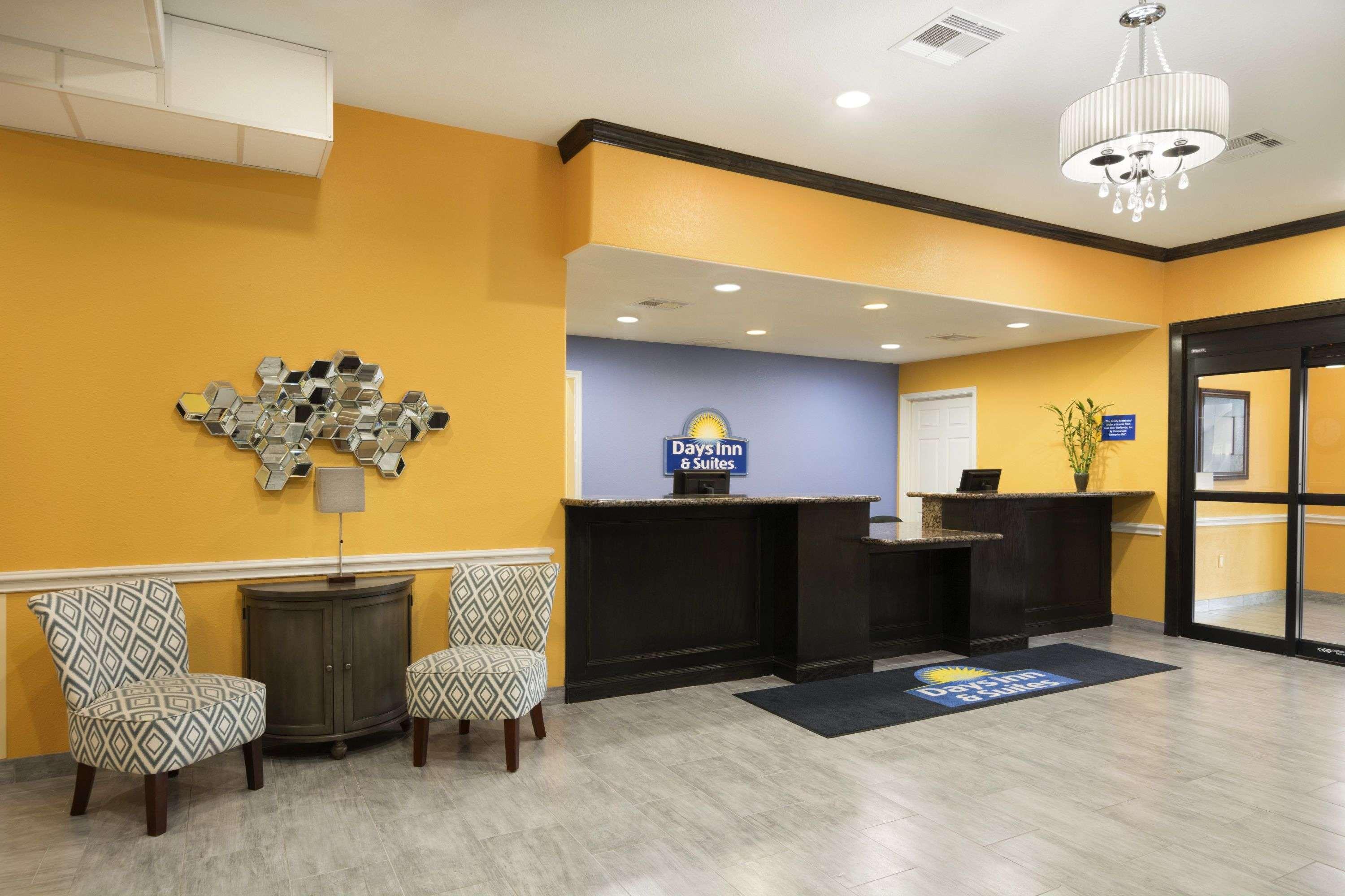 Days Inn & Suites By Wyndham Galveston West/Seawall Экстерьер фото