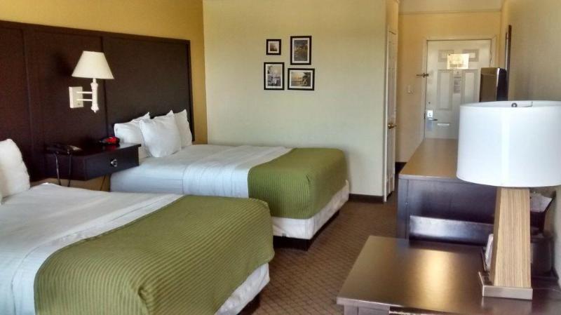 Days Inn & Suites By Wyndham Galveston West/Seawall Экстерьер фото